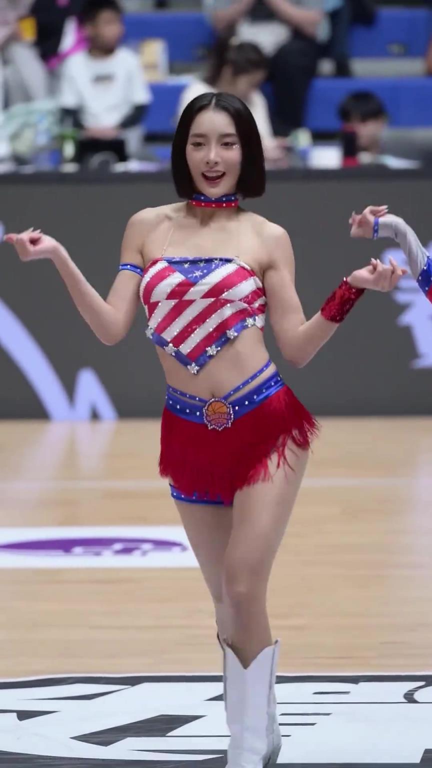 太離譜了 ！幾乎是完美女人！