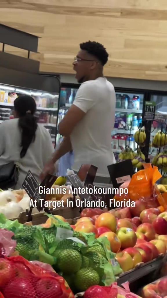 好男人??！字母哥在奧蘭多度假 陪妻子一起逛超市